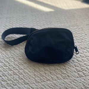 Lululemon Everywhere Belt Bag 1L Original Strap Black